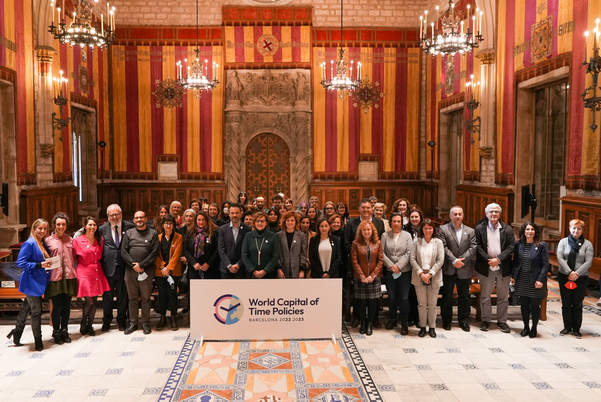 Foto de família de l'acte de presentació de la Capitalitat Mundial de les Polítiques del Temps