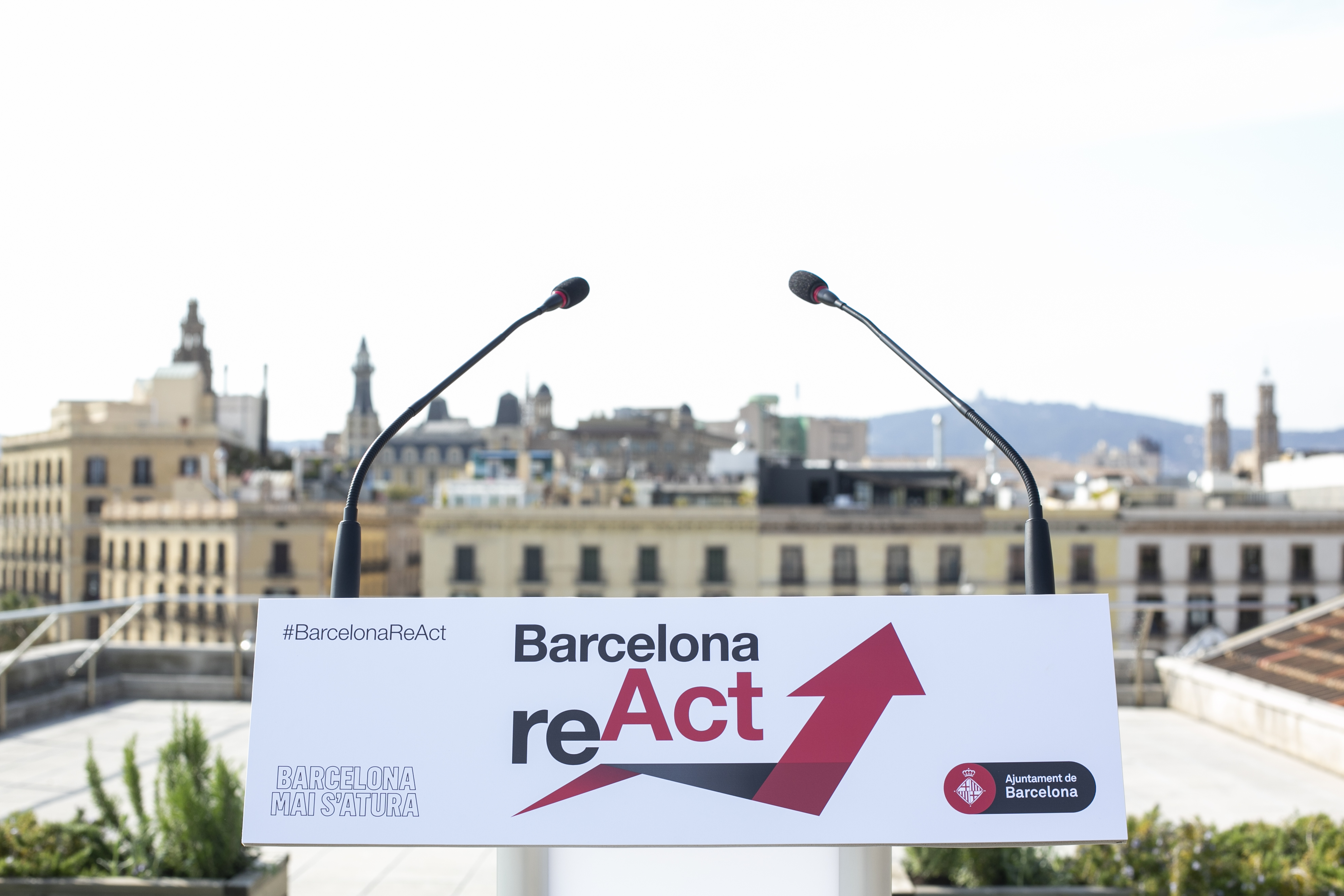 The desk of the previous edition of the REACT conference