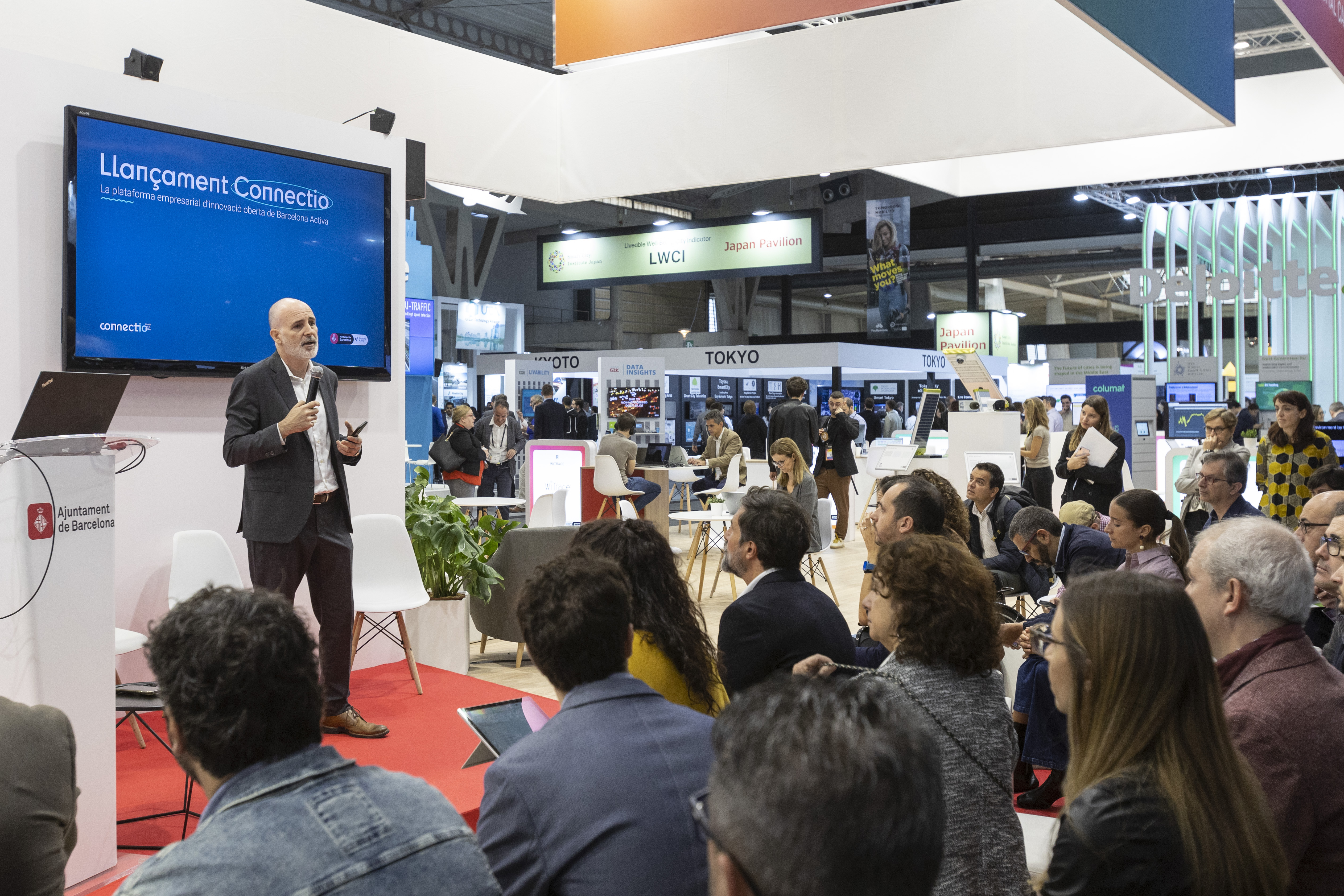 An image of the presentation of the Connectio project during the international congress Smart City Expo