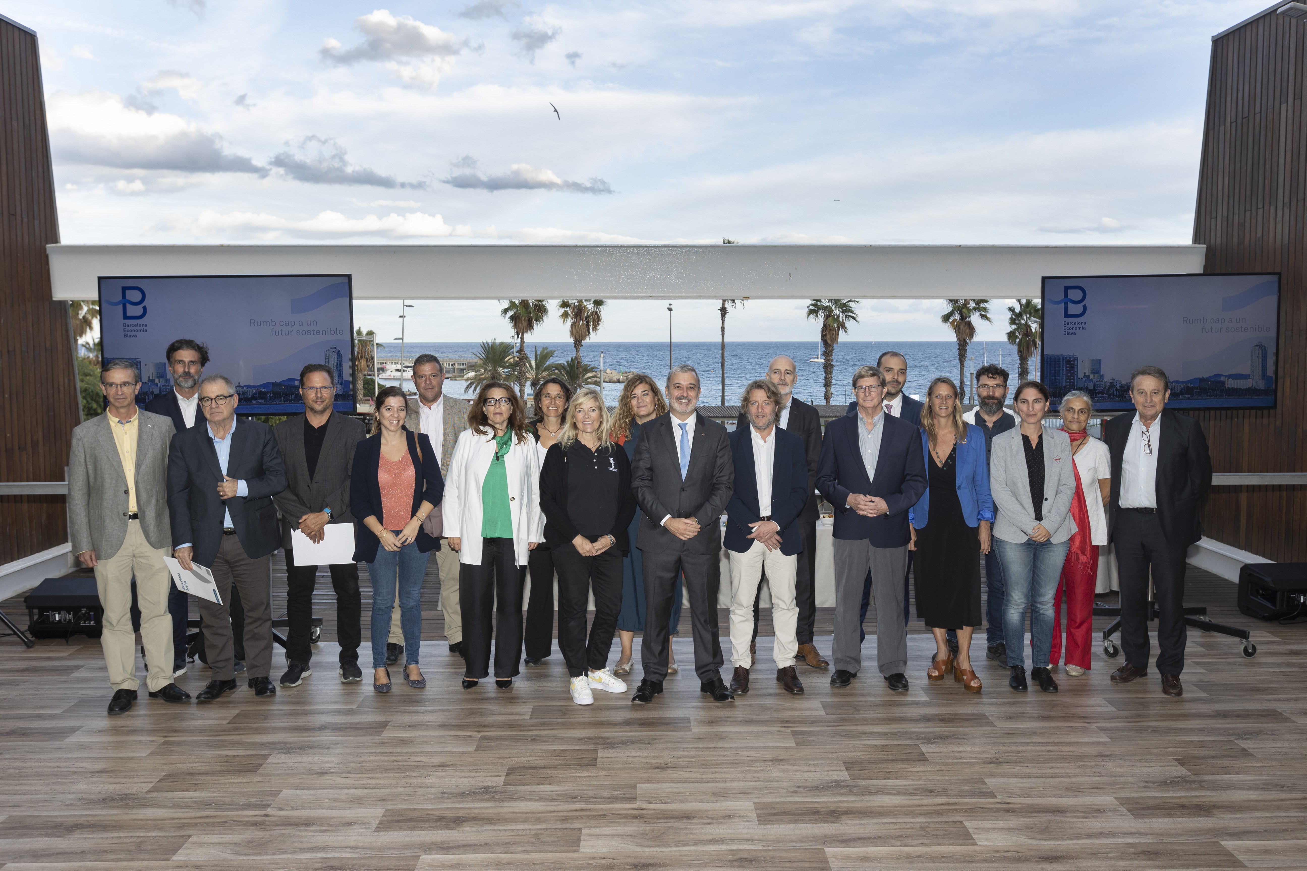 Foto de familia del acto de balance de la medida de gobierno de la Economía Azul