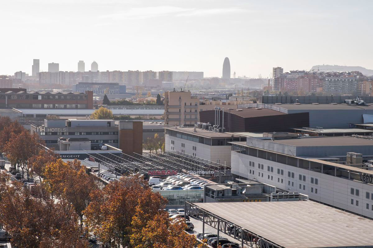 Naves industriales en el Eje Besòs