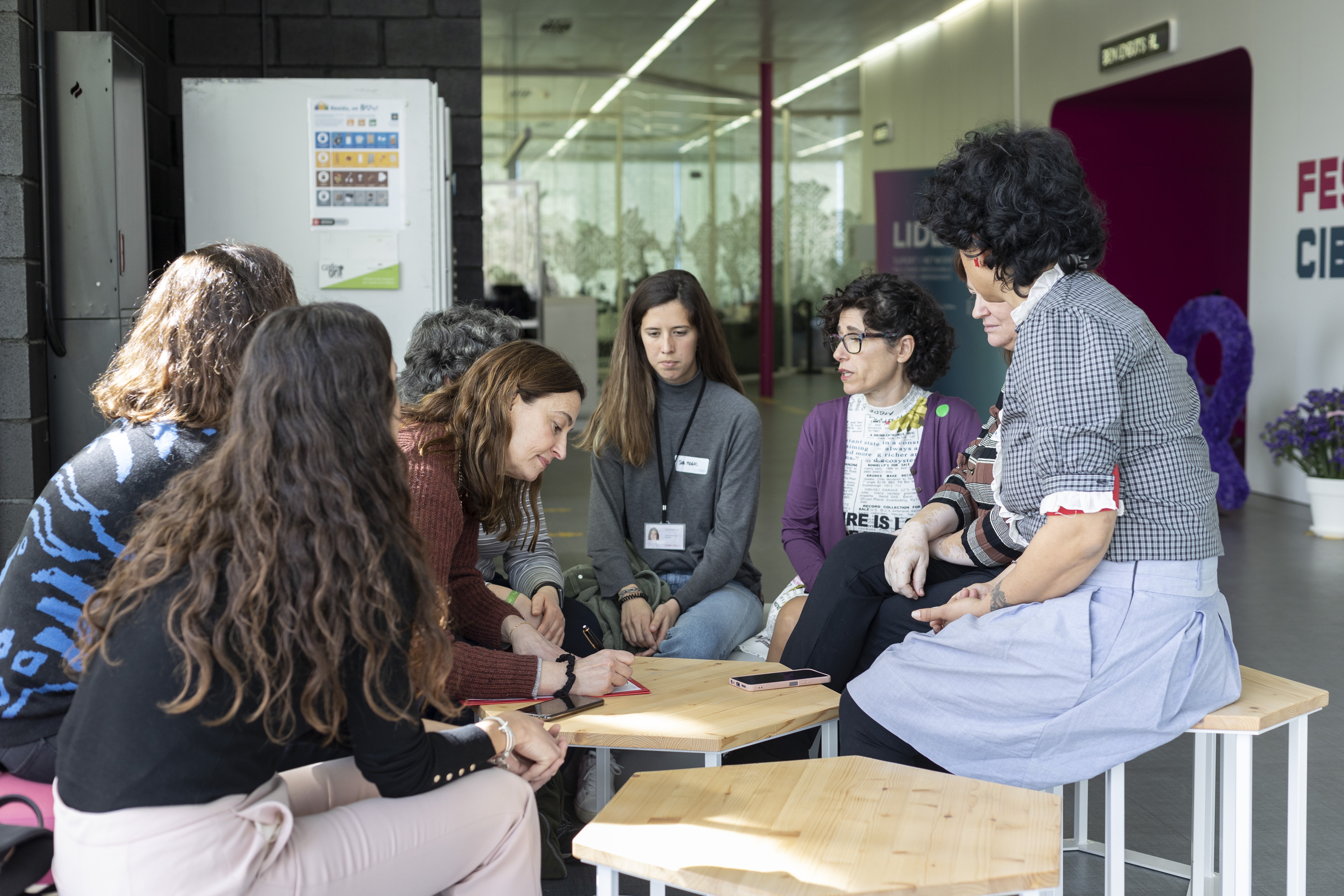 The agency presents the study 'Women and the labour market' to analyse labour inequalities in women's careers