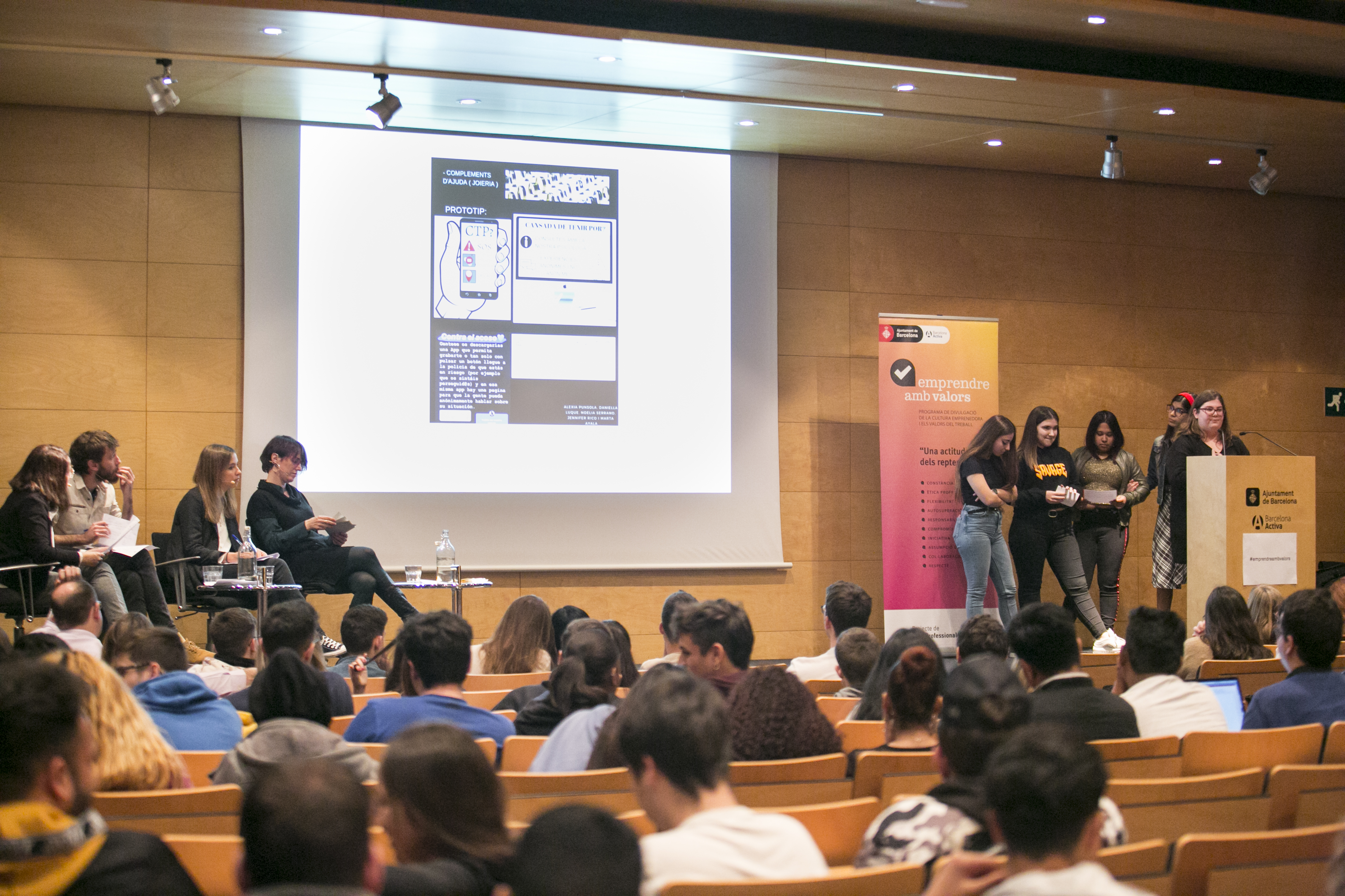 Imatge d'una presentació durant una anterior edició del programa Emprendre amb Valors