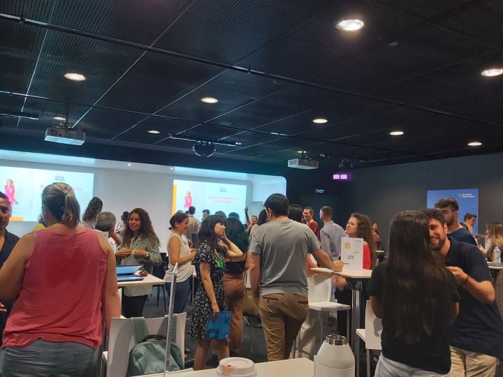 La agencia organiza actividades para el cambio y la mejora profesional y ofrece servicios de apoyo a la contratación de talento 